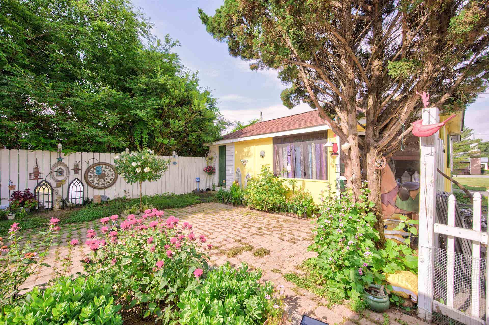 5932 Virginia Avenue, Pembroke, VA 24136