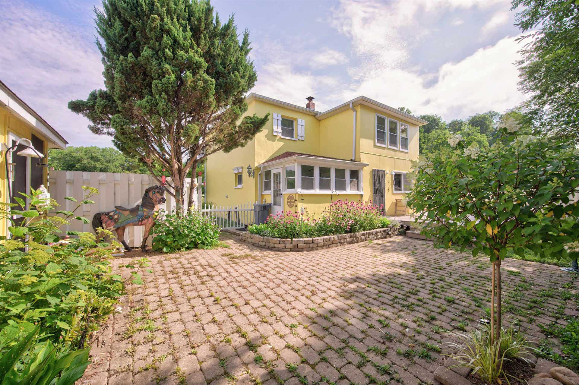 5932 Virginia Avenue, Pembroke, VA 24136