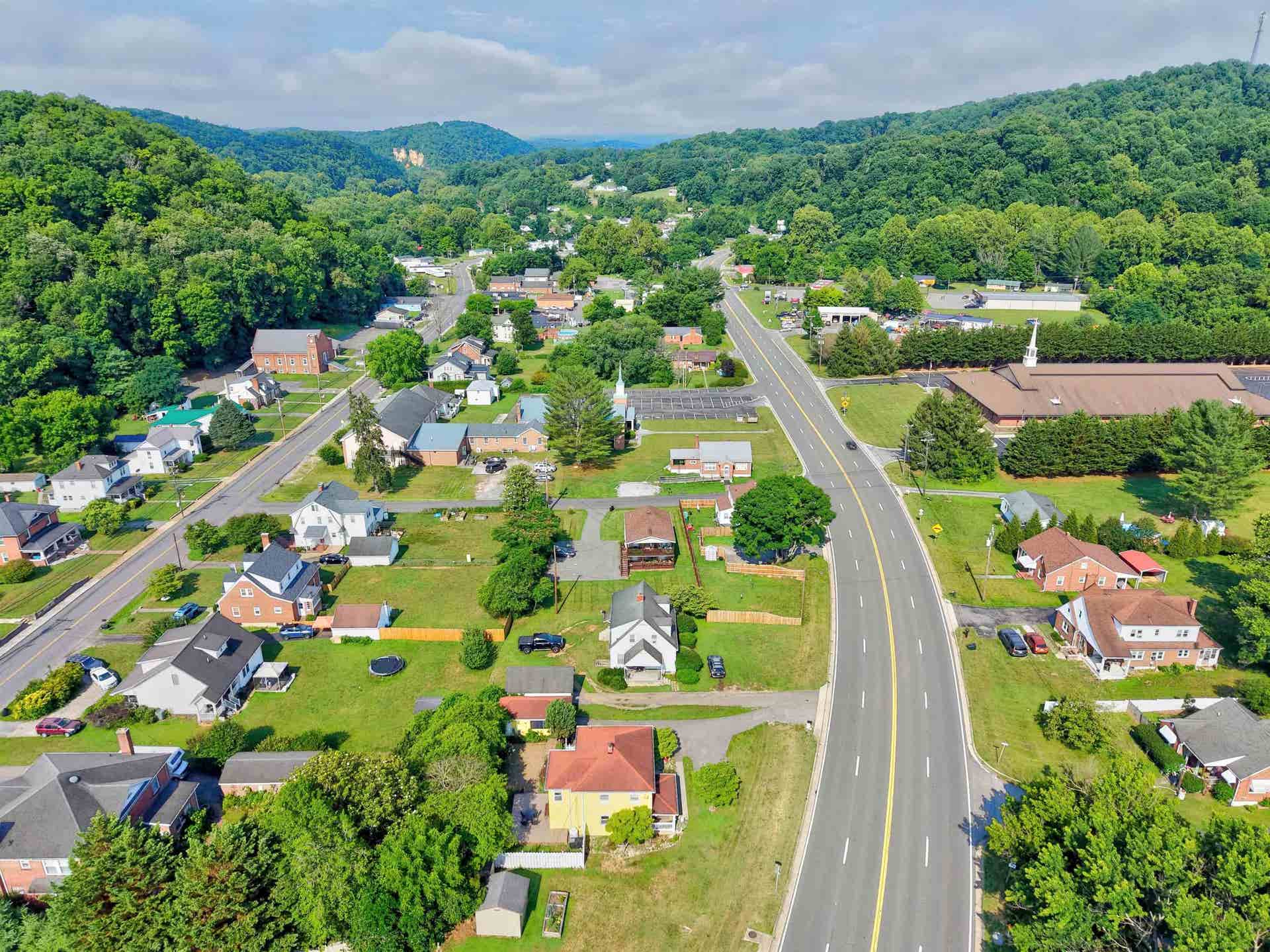5932 Virginia Avenue, Pembroke, VA 24136