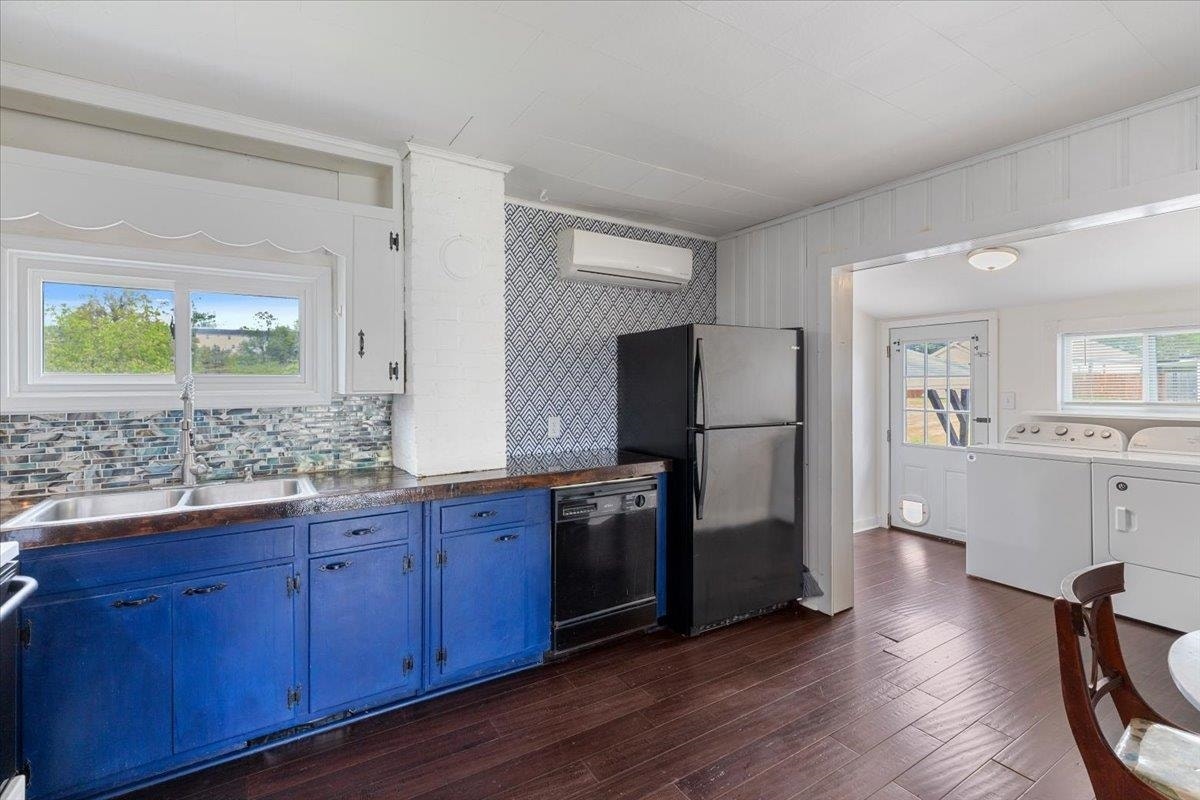 690 Harless Street, Christiansburg, VA 24073