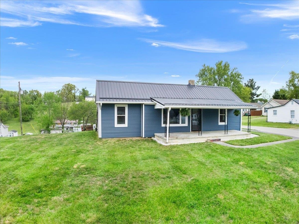 690 Harless Street, Christiansburg, VA 24073