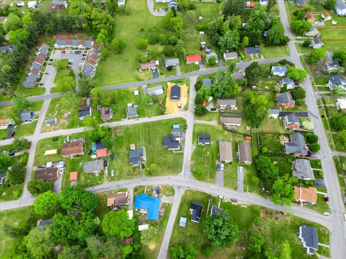 690 Harless Street, Christiansburg, VA 24073