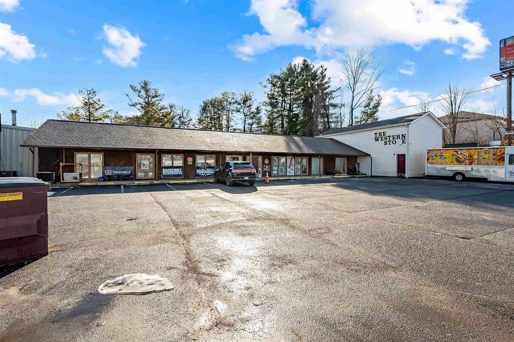 3015 Franklin Street, Christiansburg, VA 24073