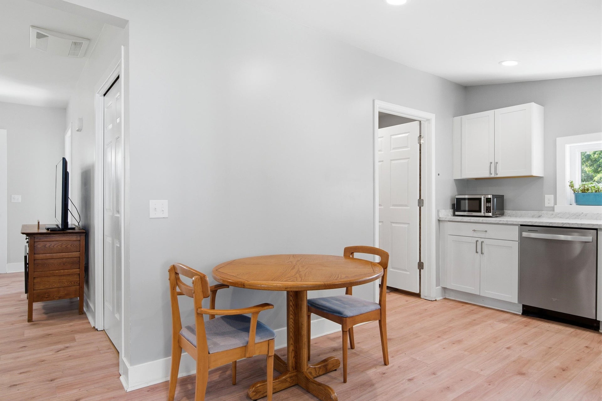 1752 Mt Tabor Road, Blacksburg, VA 24060
