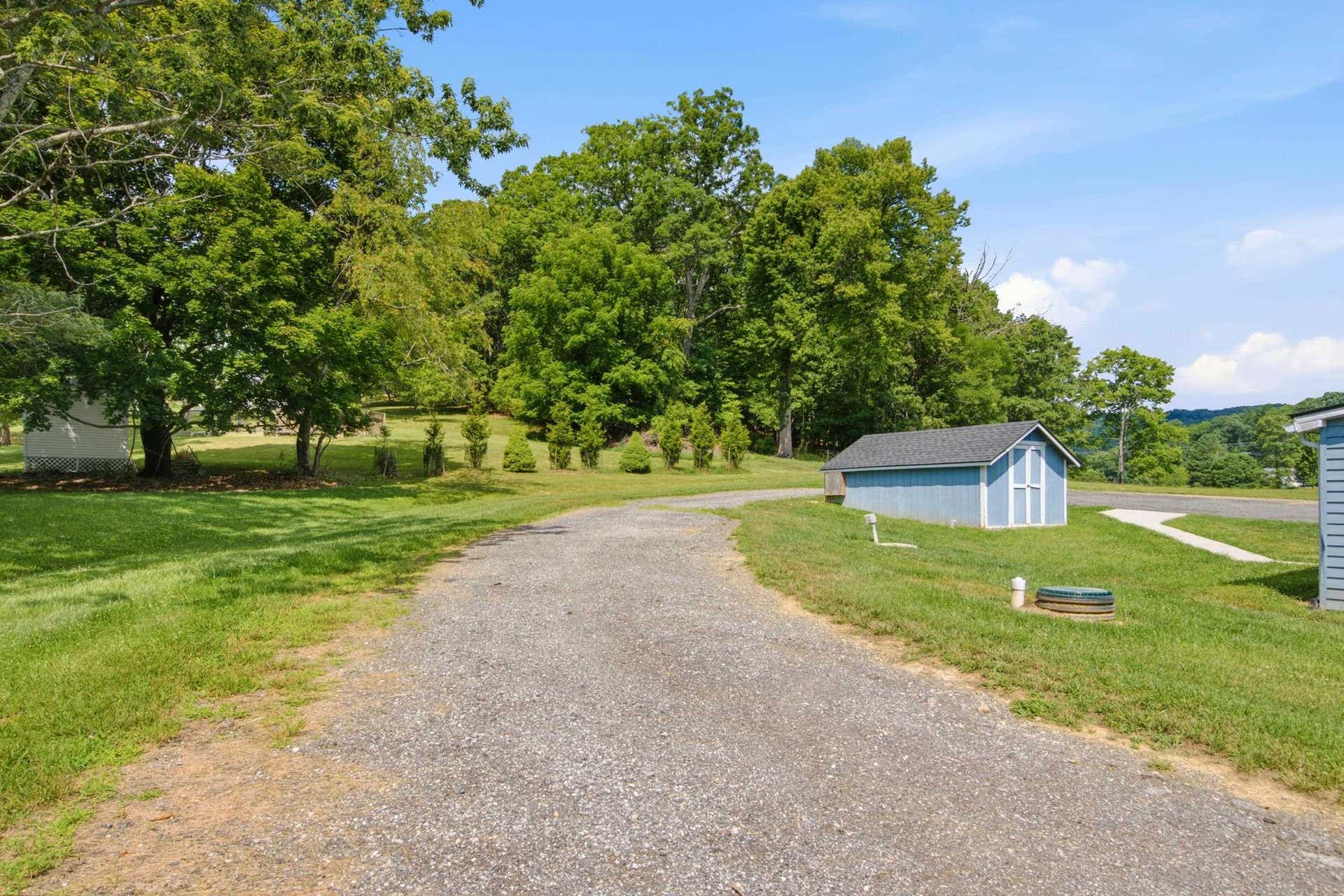 1752 Mt Tabor Road, Blacksburg, VA 24060