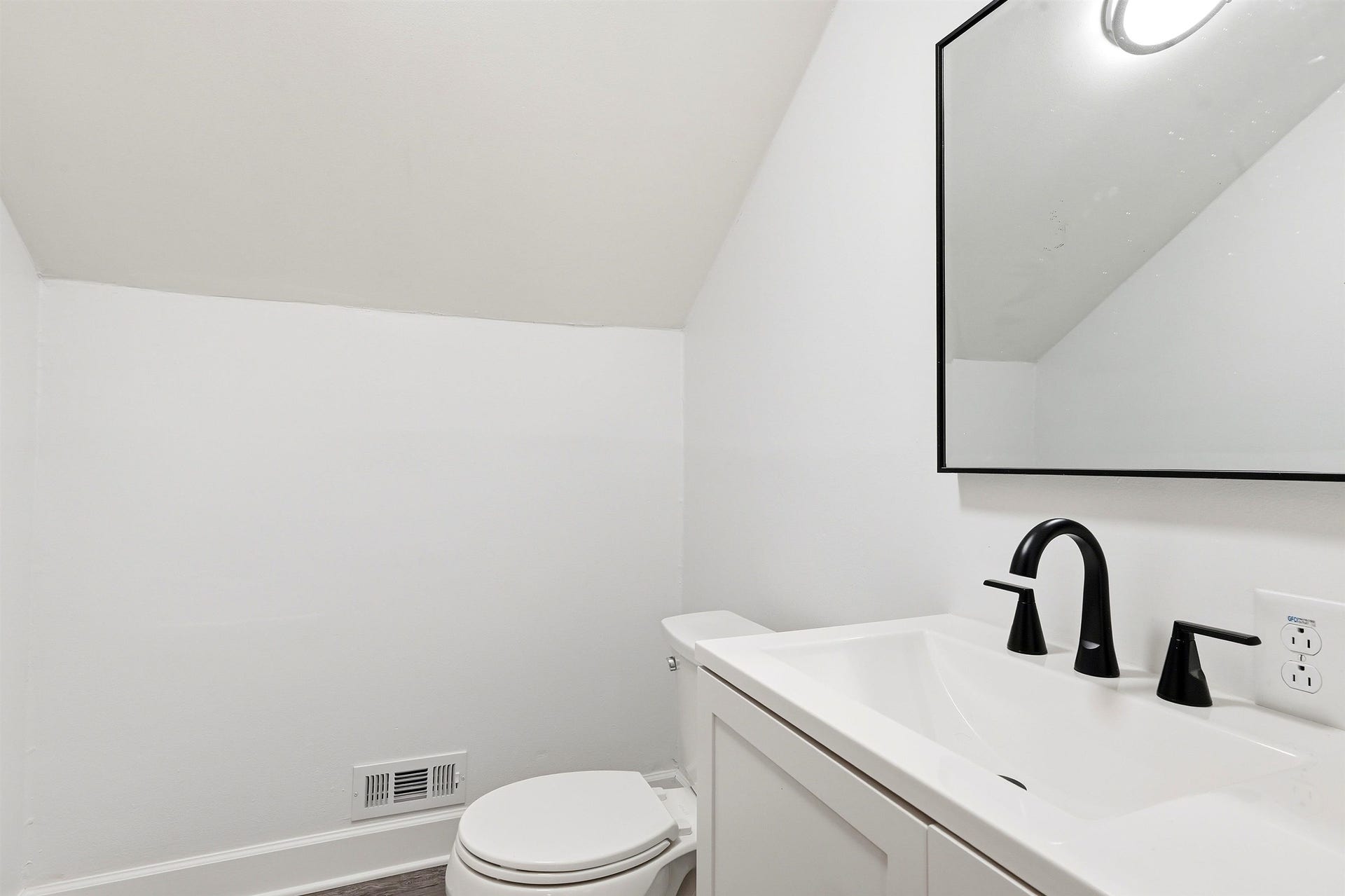 501 CEDAR Drive, Ripplemead, VA 24150