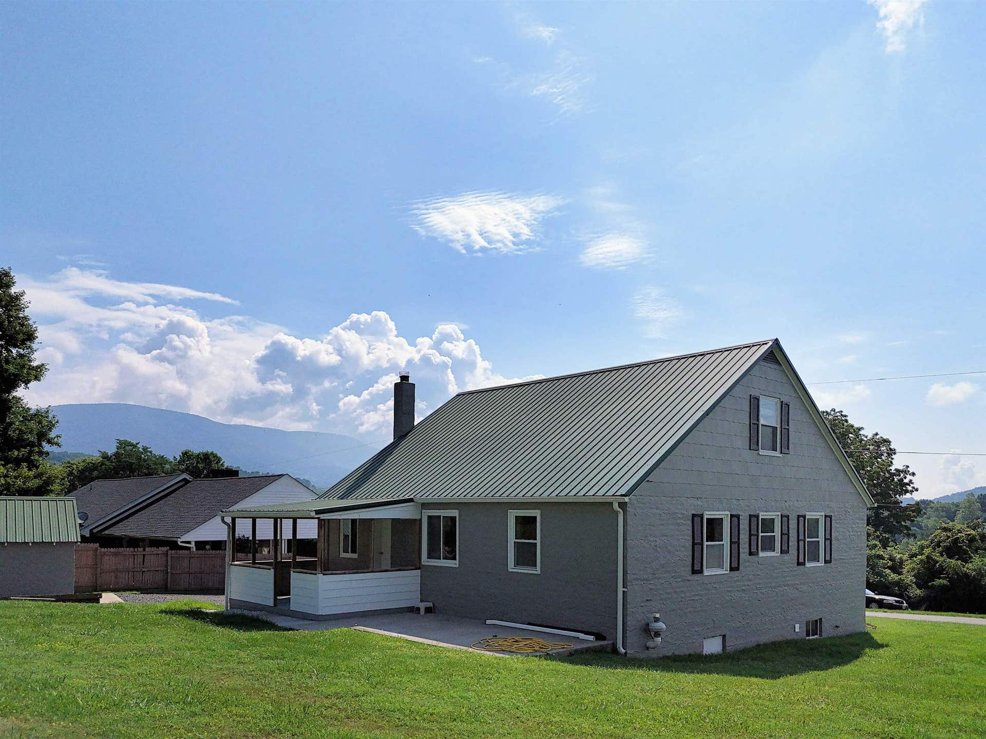 501 CEDAR Drive, Ripplemead, VA 24150