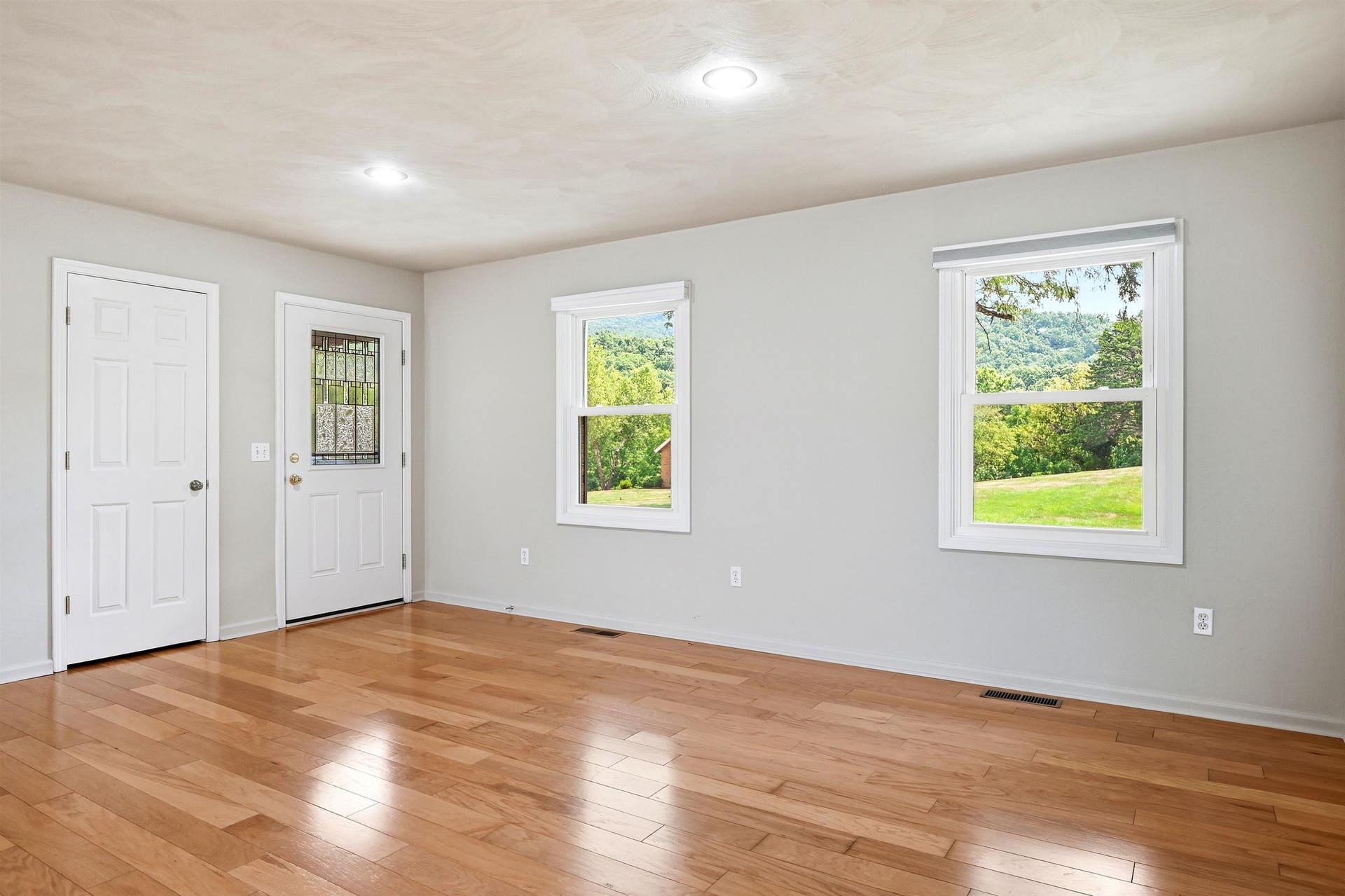 1729 MOUNTAINSIDE Drive, Blacksburg, VA 24060