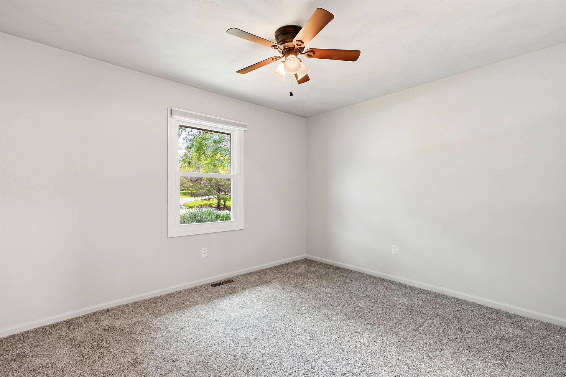 1729 MOUNTAINSIDE Drive, Blacksburg, VA 24060