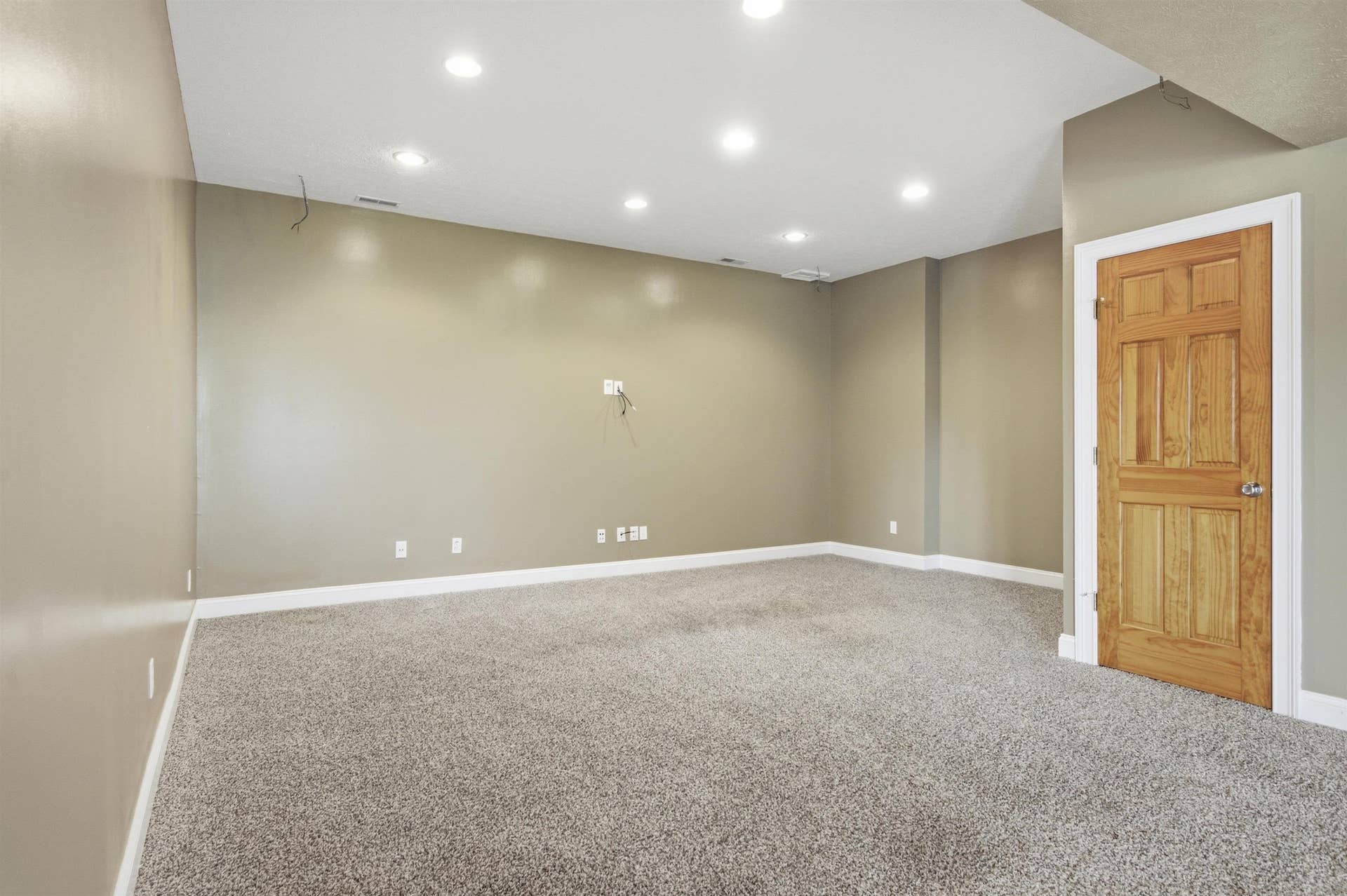 8241 River Course Drive, Radford, VA 24141