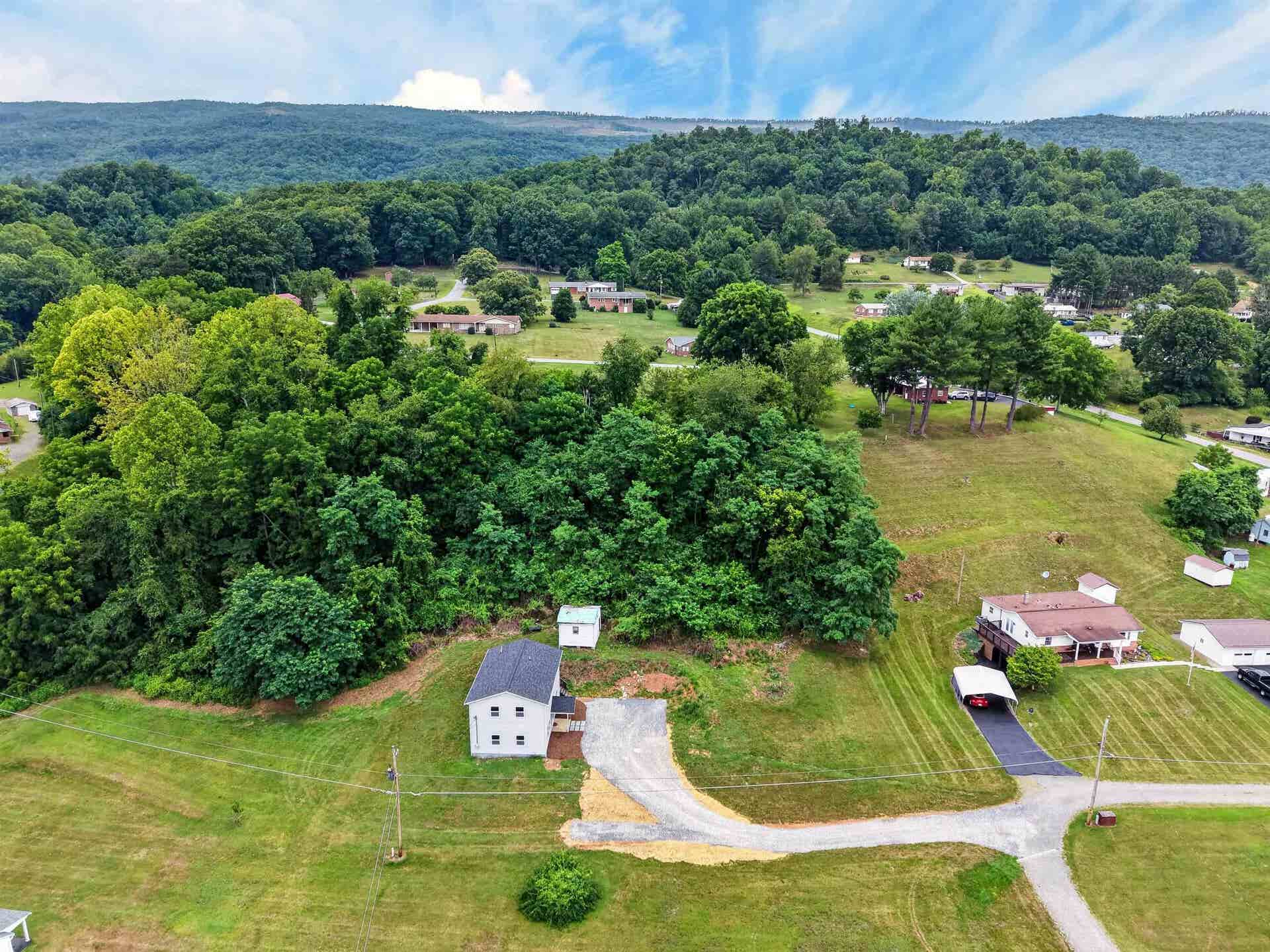 125 Dill Street, Narrows, VA 24124