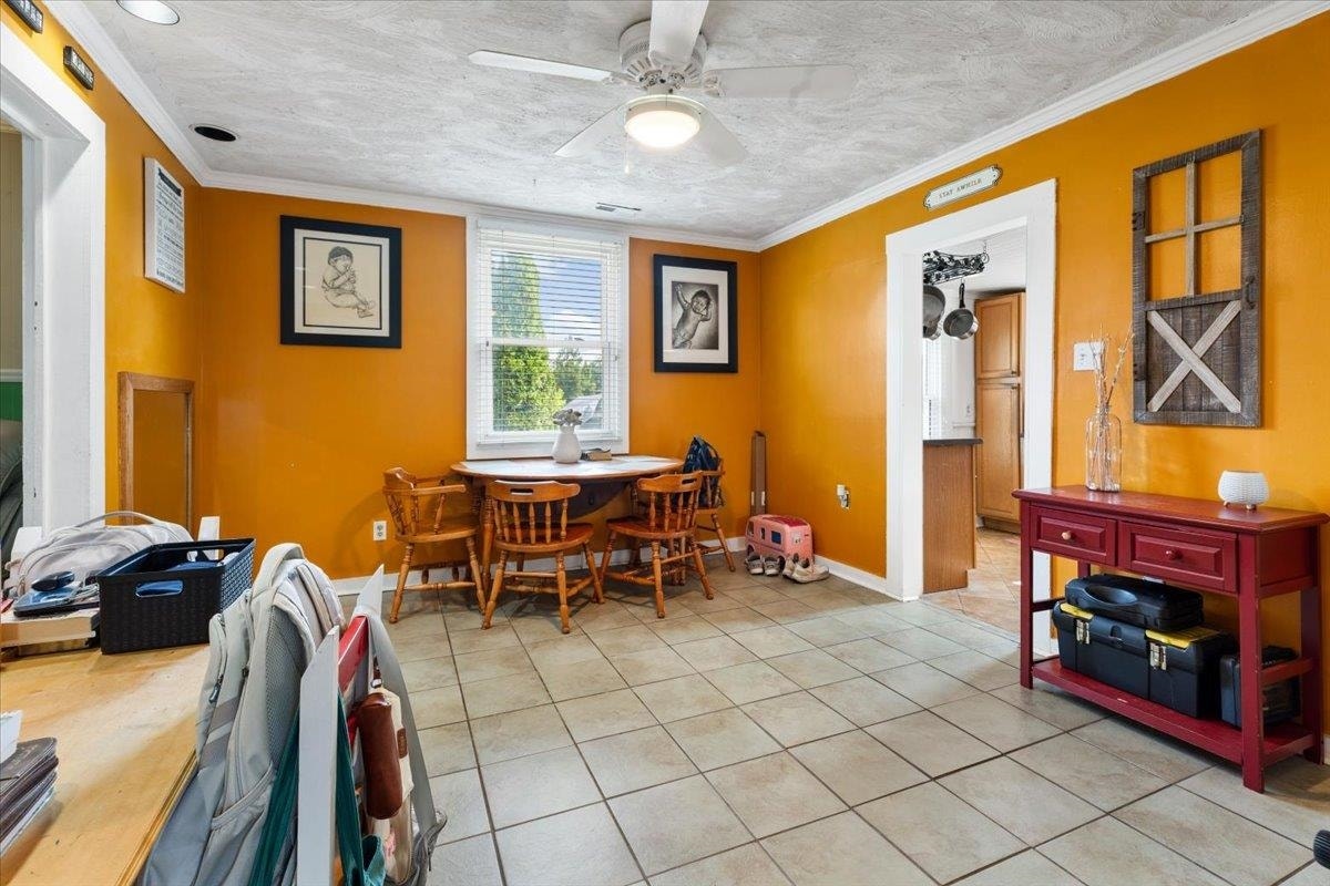 2209 W MAIN Street, Radford, VA 24141