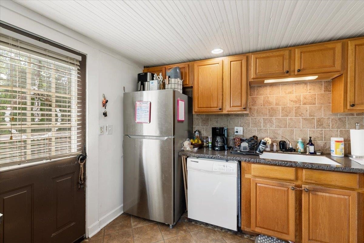 2209 W MAIN Street, Radford, VA 24141