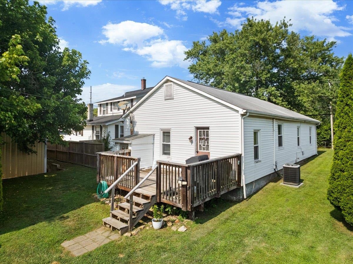 2209 W MAIN Street, Radford, VA 24141