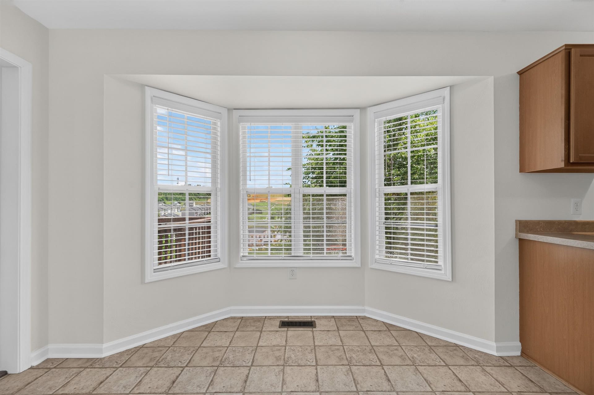 230 CHELSEA Loop, Christiansburg, VA 24073