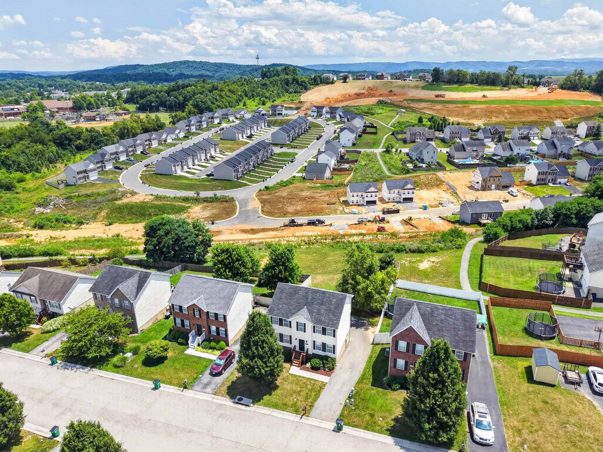 230 CHELSEA Loop, Christiansburg, VA 24073