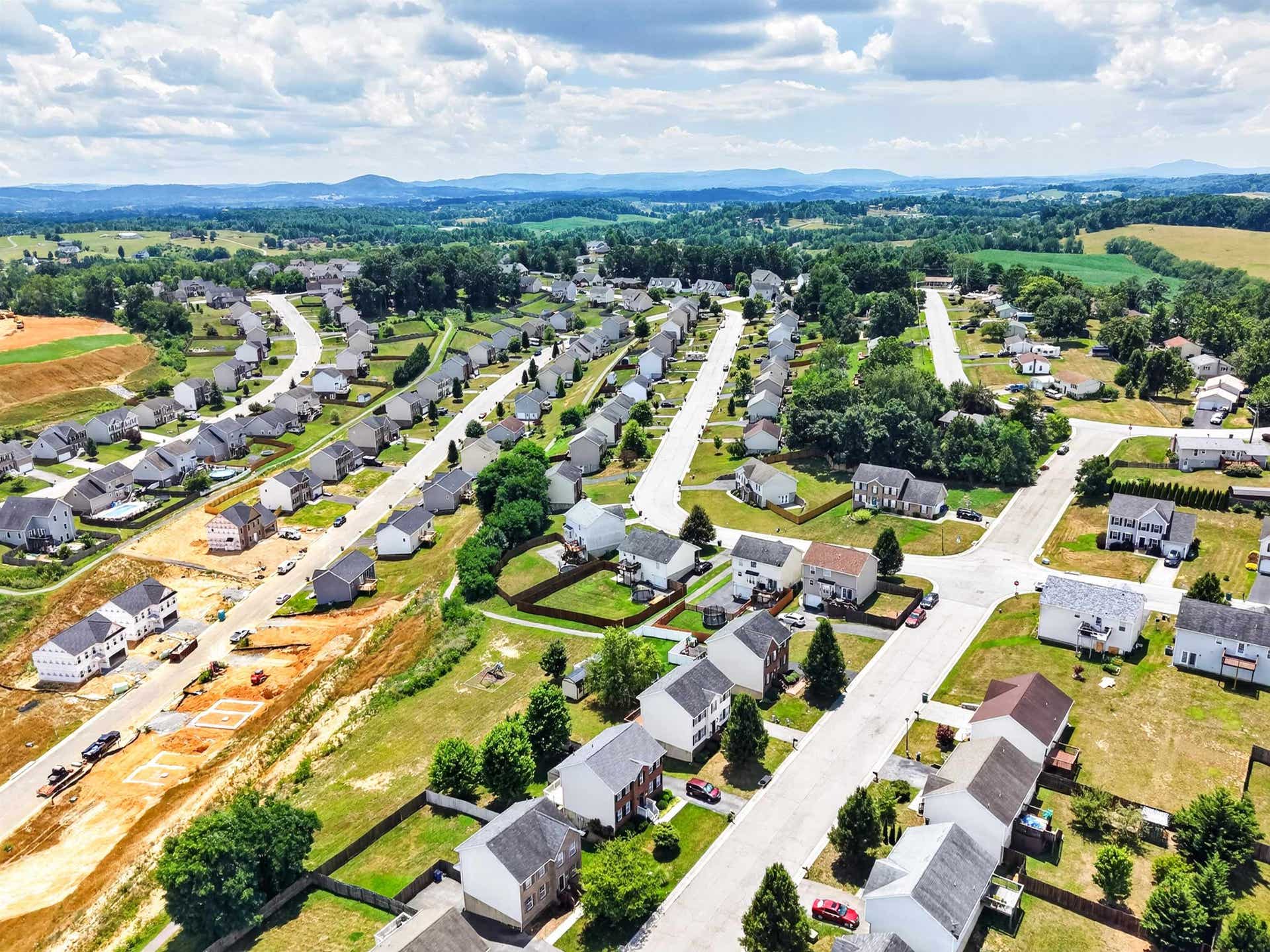 230 CHELSEA Loop, Christiansburg, VA 24073