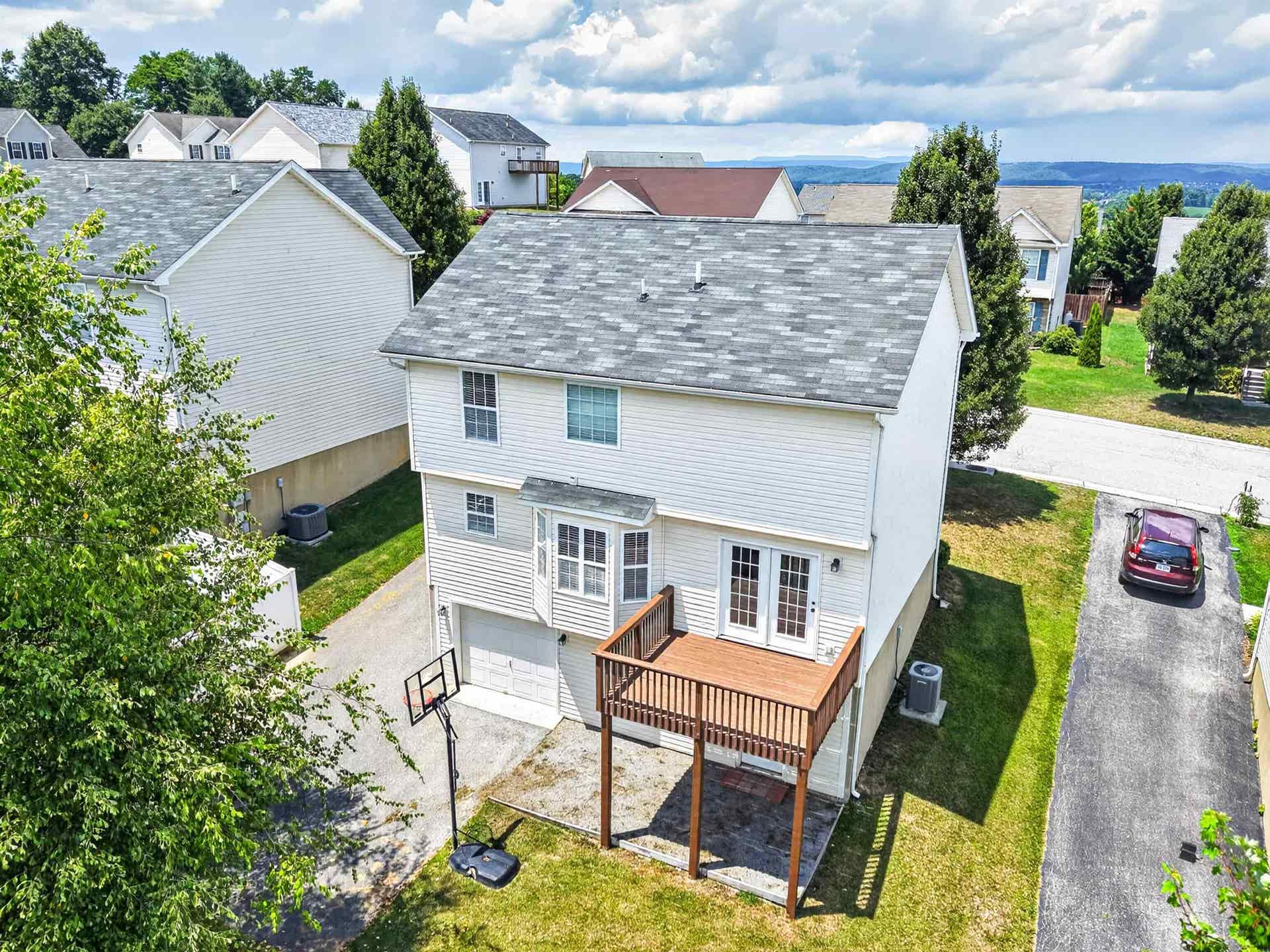 230 CHELSEA Loop, Christiansburg, VA 24073