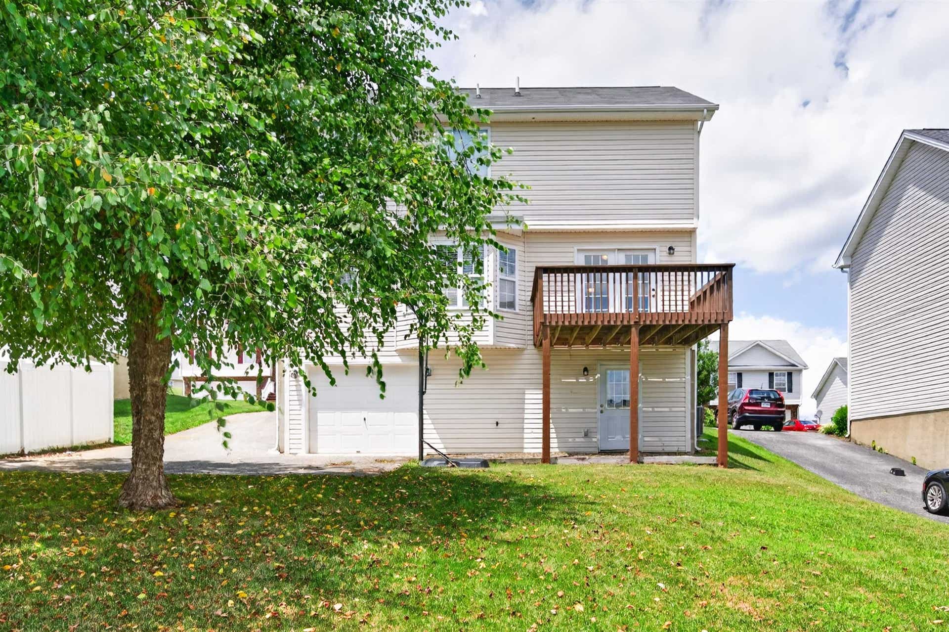 230 CHELSEA Loop, Christiansburg, VA 24073