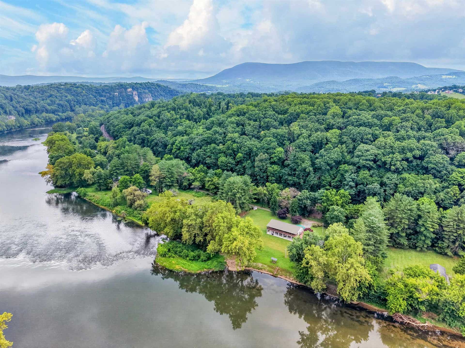 720 Caboose Lane, Pembroke, VA 24136