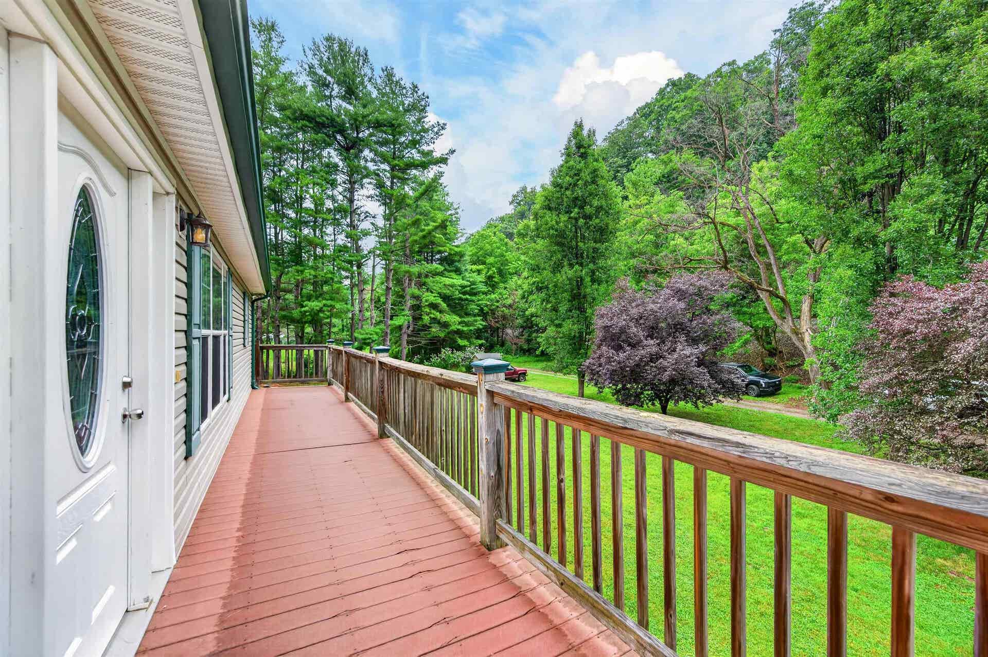 720 Caboose Lane, Pembroke, VA 24136