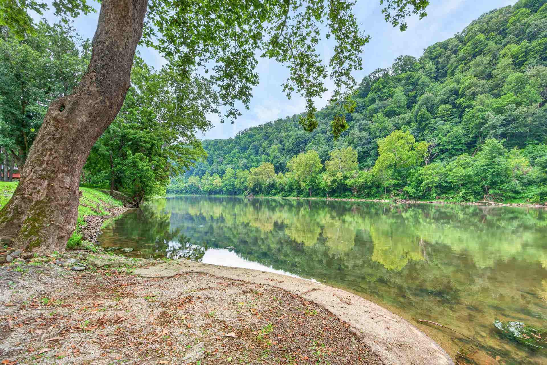 720 Caboose Lane, Pembroke, VA 24136