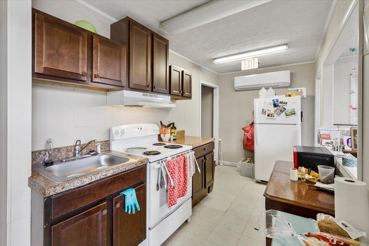 1194 Pulaski Giles Turnpike, Pearisburg, VA 24134