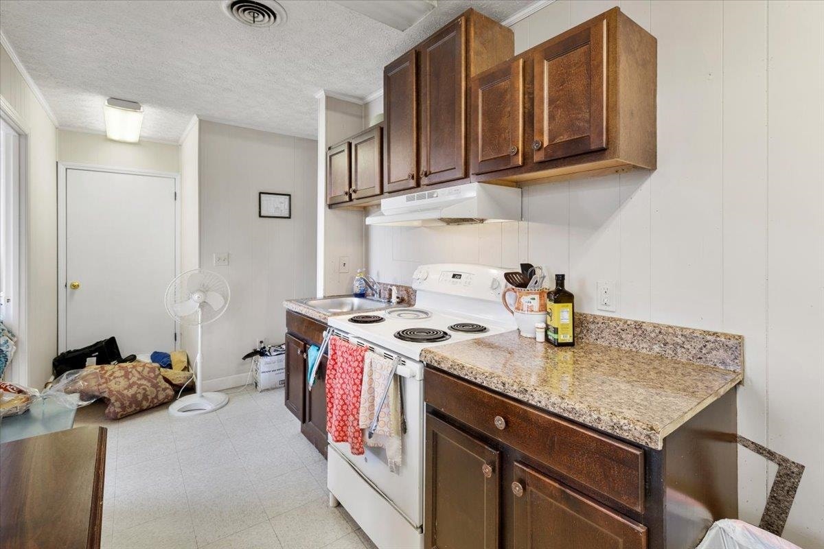 1194 Pulaski Giles Turnpike, Pearisburg, VA 24134
