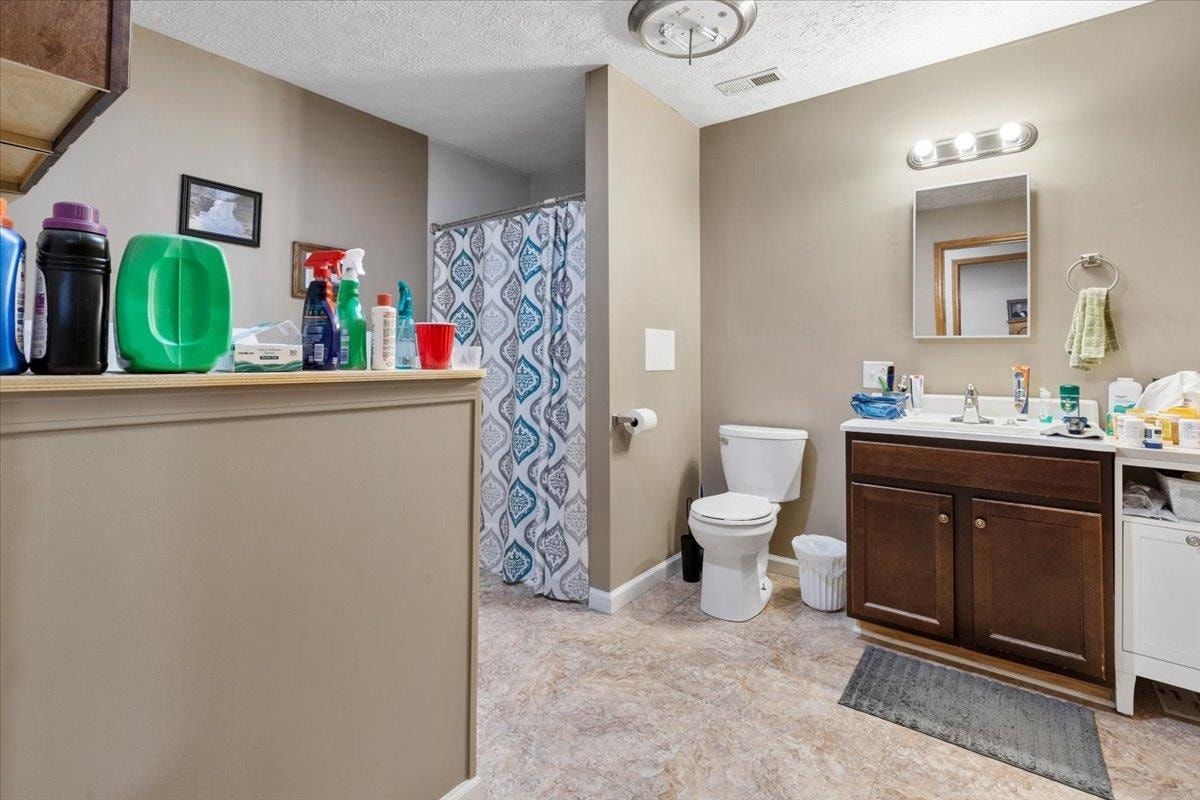 1194 Pulaski Giles Turnpike, Pearisburg, VA 24134