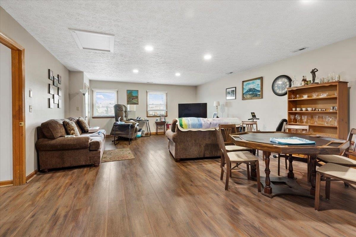 1194 Pulaski Giles Turnpike, Pearisburg, VA 24134