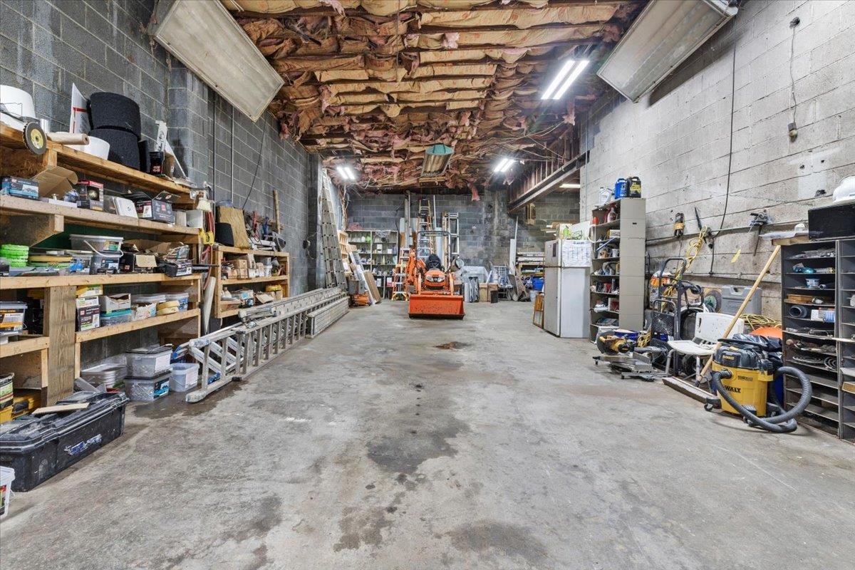 1194 Pulaski Giles Turnpike, Pearisburg, VA 24134