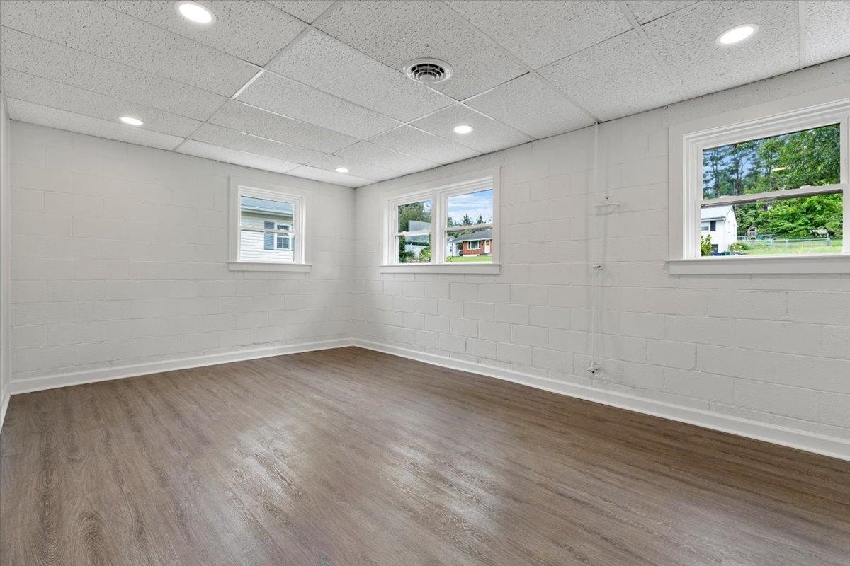 950 MCHENRY Avenue, Christiansburg, VA 24073