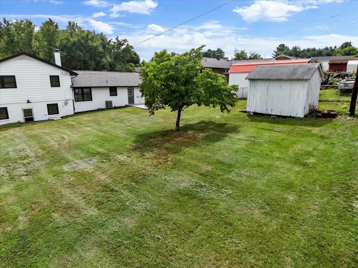 950 MCHENRY Avenue, Christiansburg, VA 24073