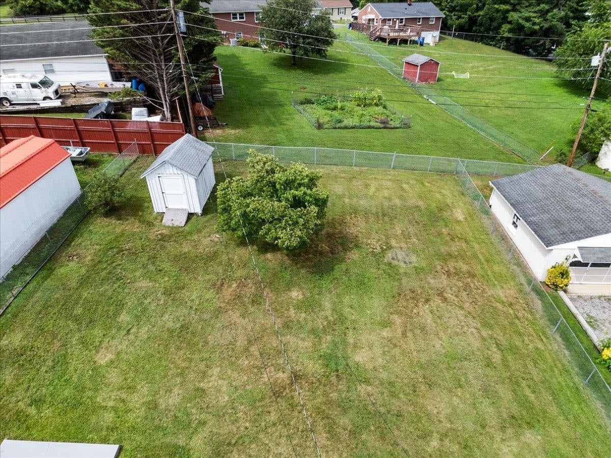 950 MCHENRY Avenue, Christiansburg, VA 24073