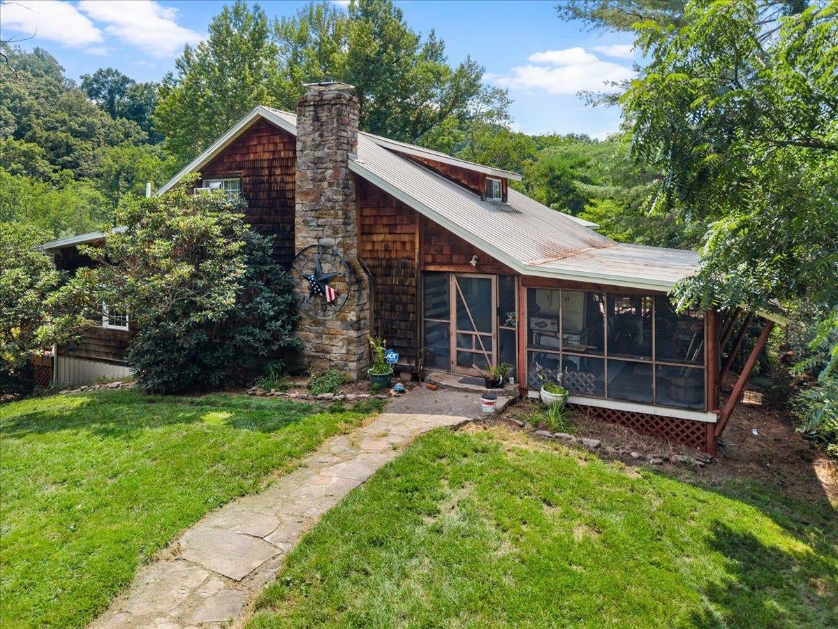 4549 ROBINSON TRACT Road, Pulaski, VA 24301
