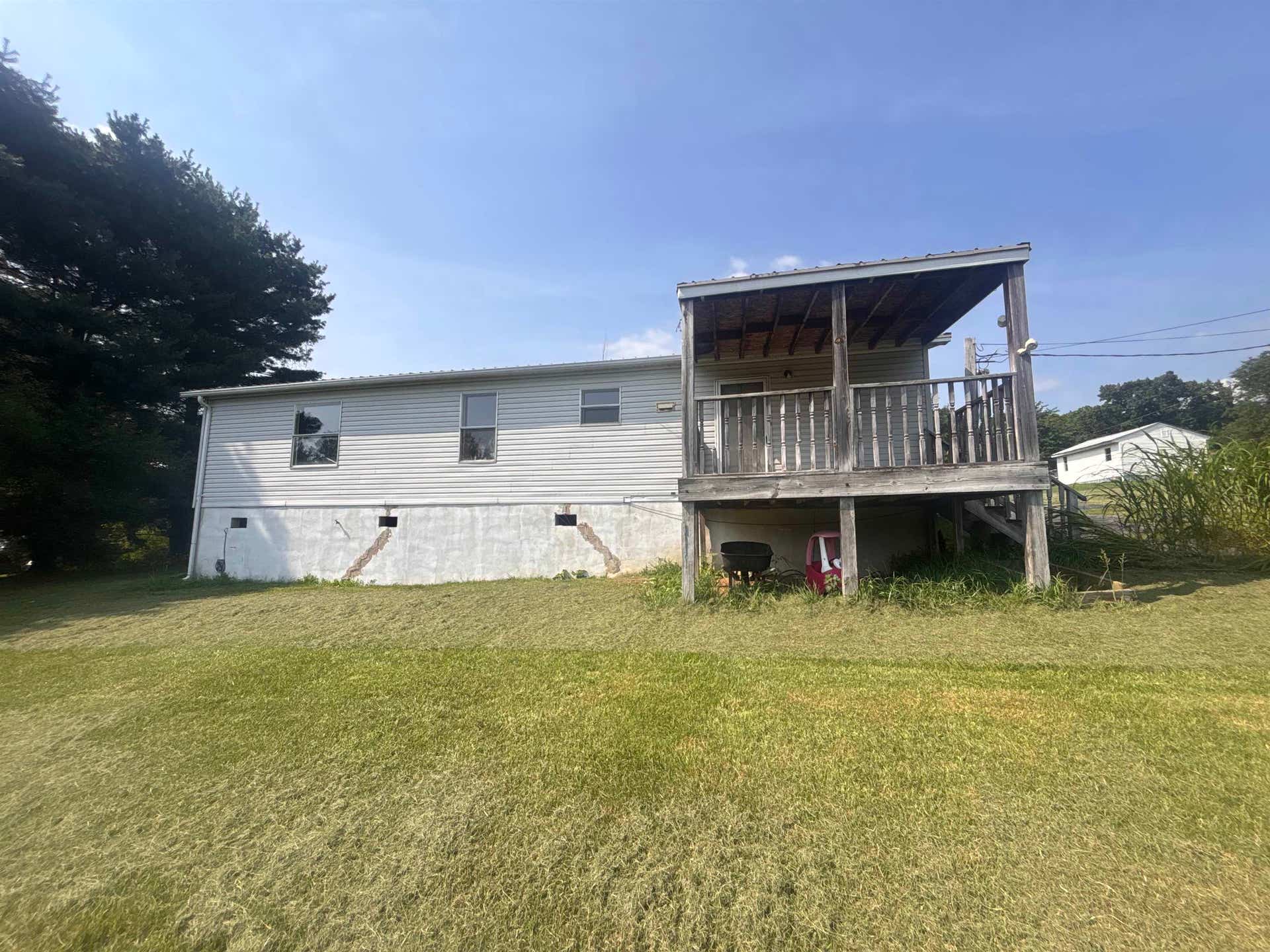 117 EVERGREEN Road, Pearisburg, VA 24134
