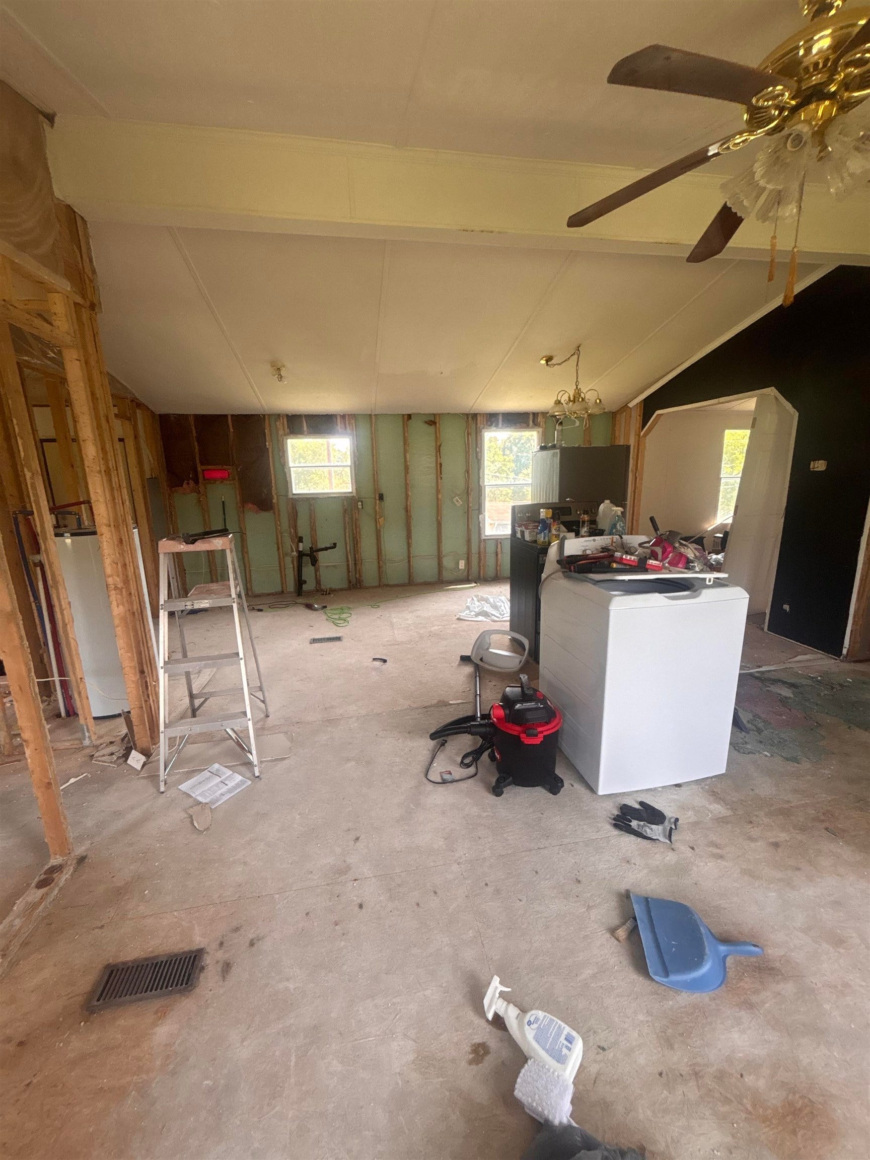117 EVERGREEN Road, Pearisburg, VA 24134