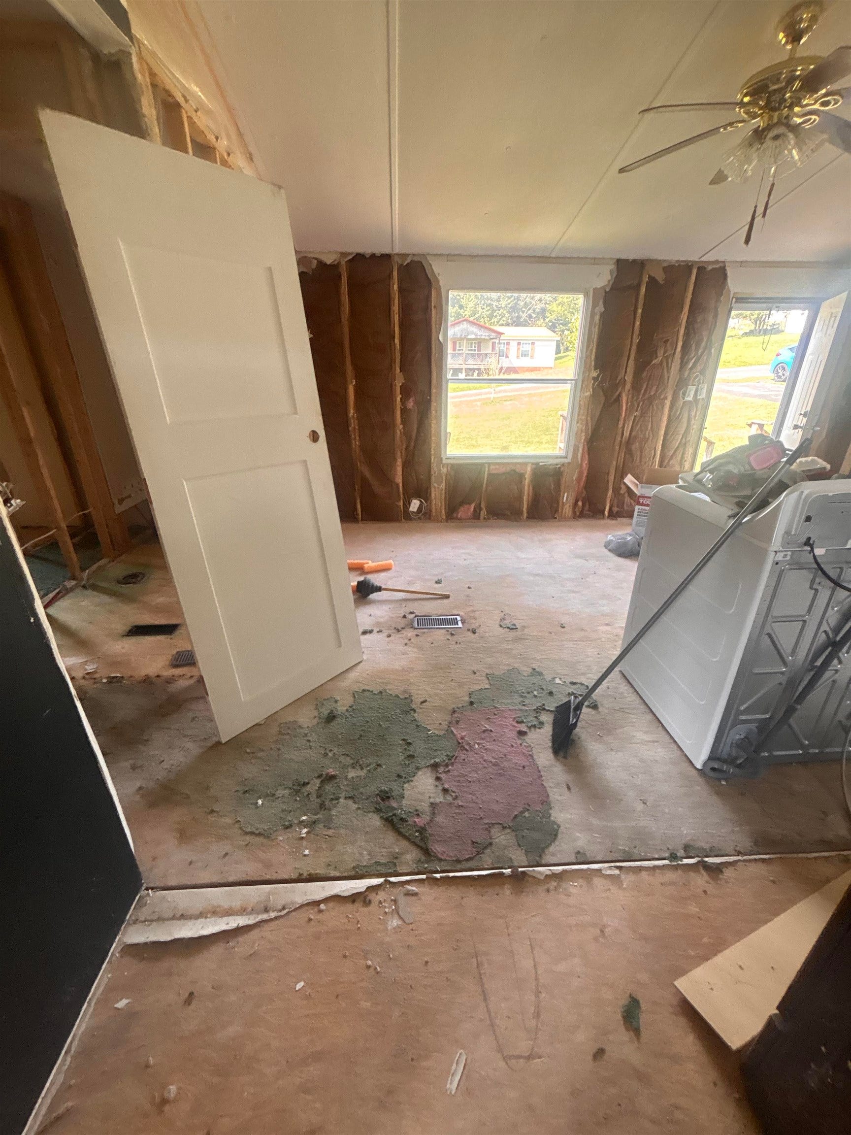 117 EVERGREEN Road, Pearisburg, VA 24134