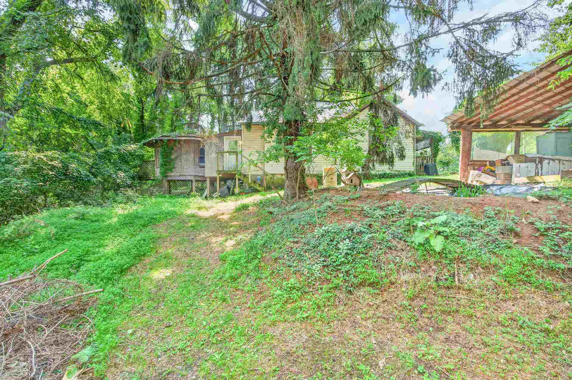 105 TAYLOR Street, Radford, VA 24141