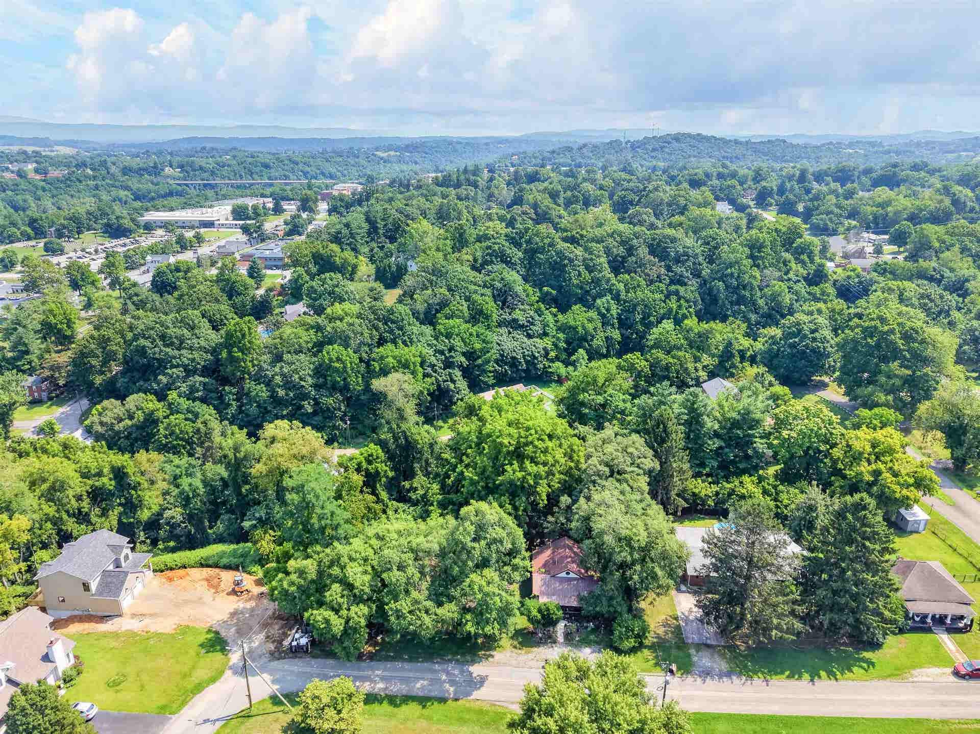 105 TAYLOR Street, Radford, VA 24141