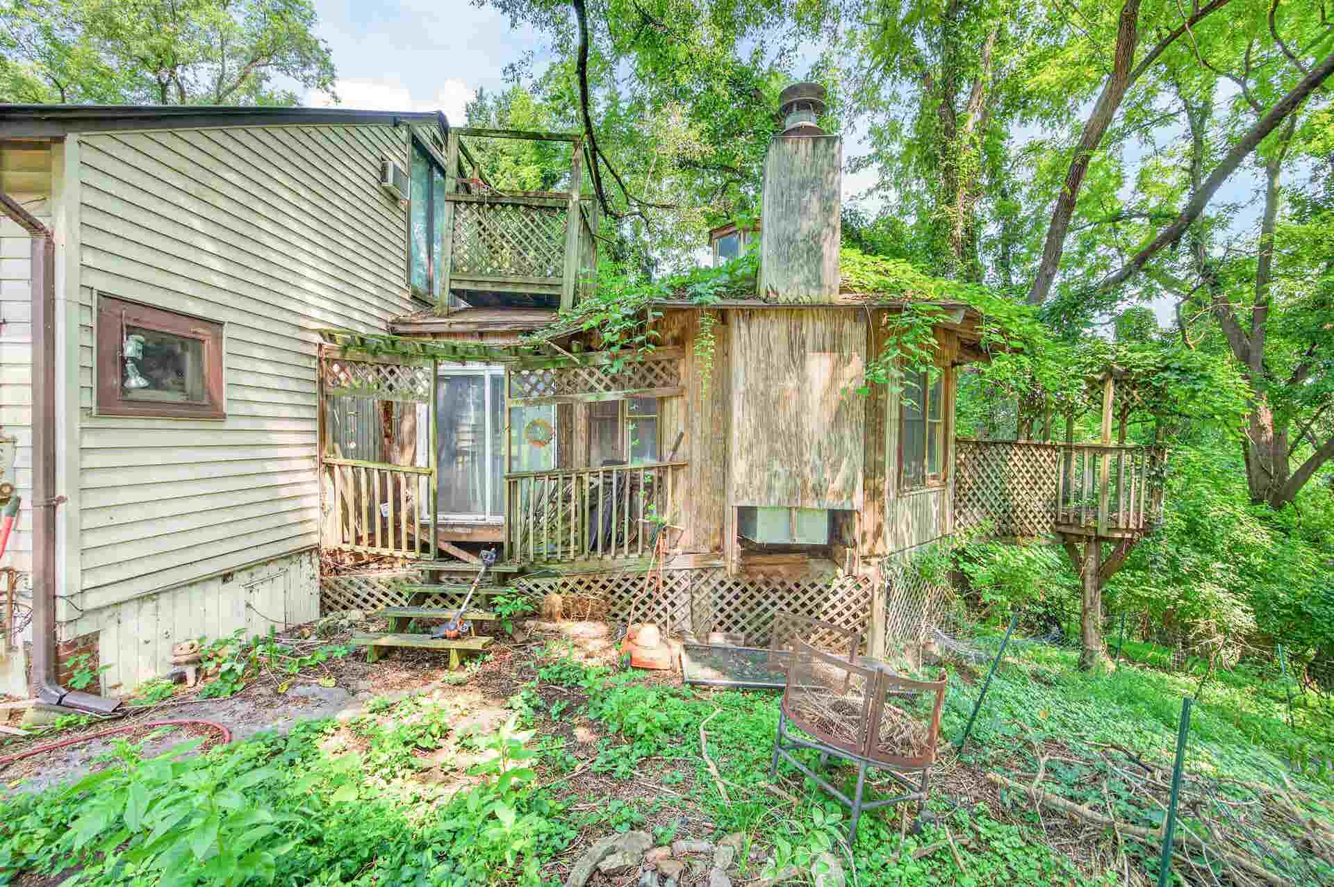 105 TAYLOR Street, Radford, VA 24141