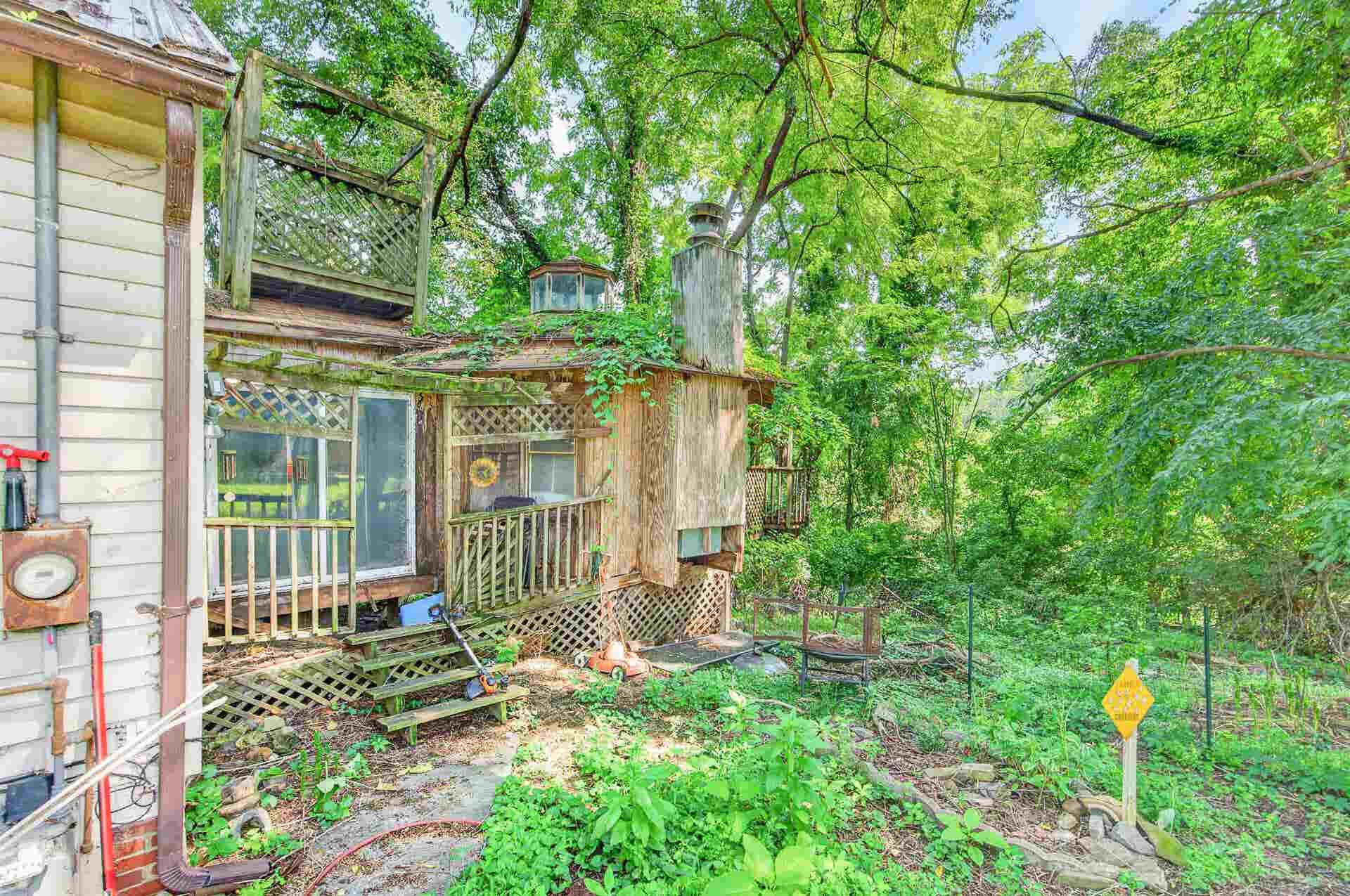 105 TAYLOR Street, Radford, VA 24141