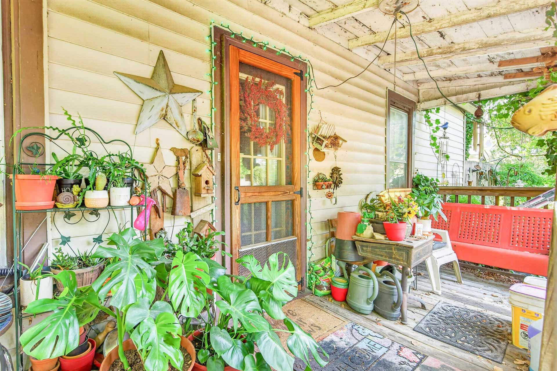 105 TAYLOR Street, Radford, VA 24141