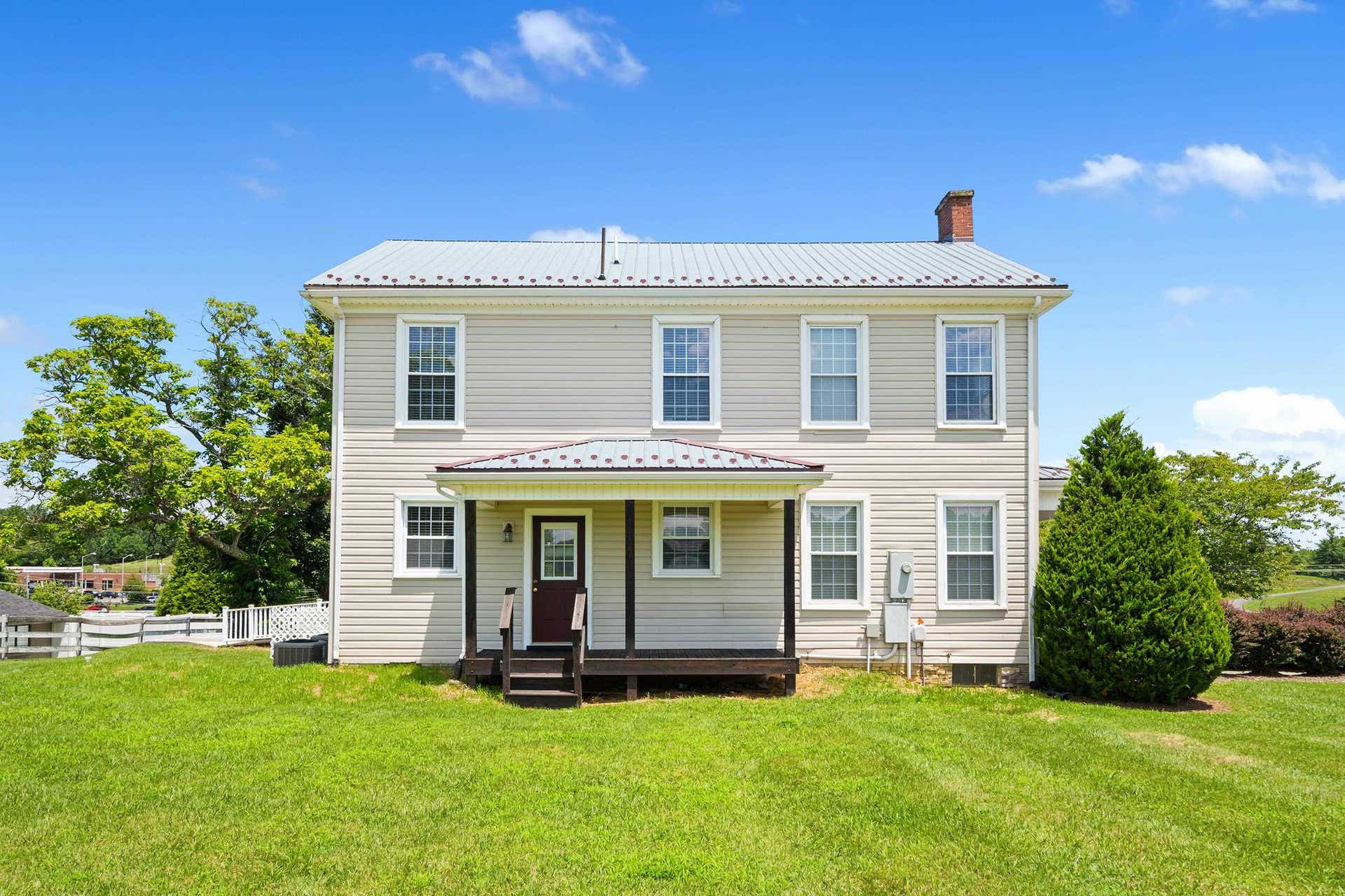 6245 University Park Drive, Radford, VA 24141