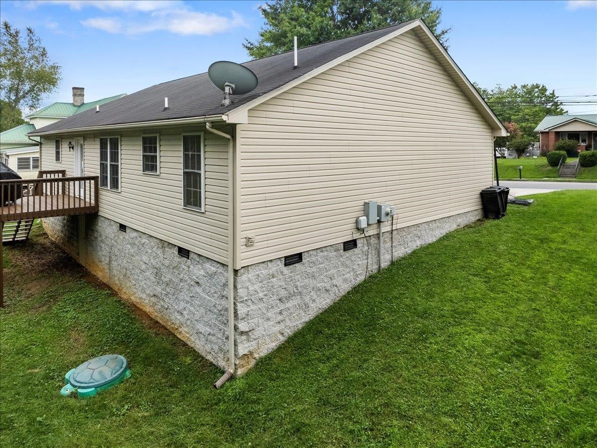 408 GILES Avenue, Dublin, VA 24084