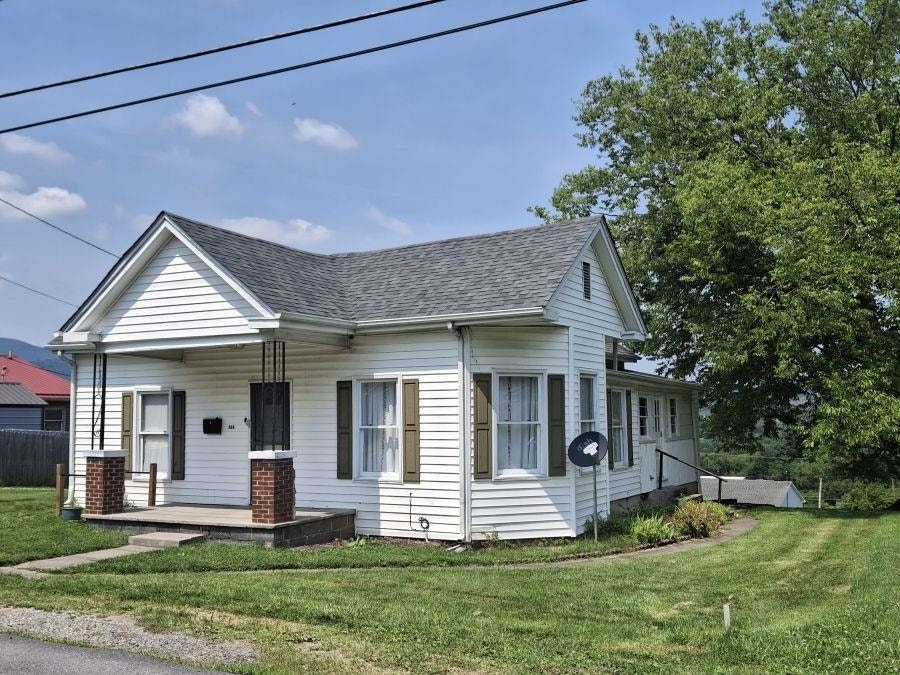 308 Montgomery Street, Pearisburg, VA 24134