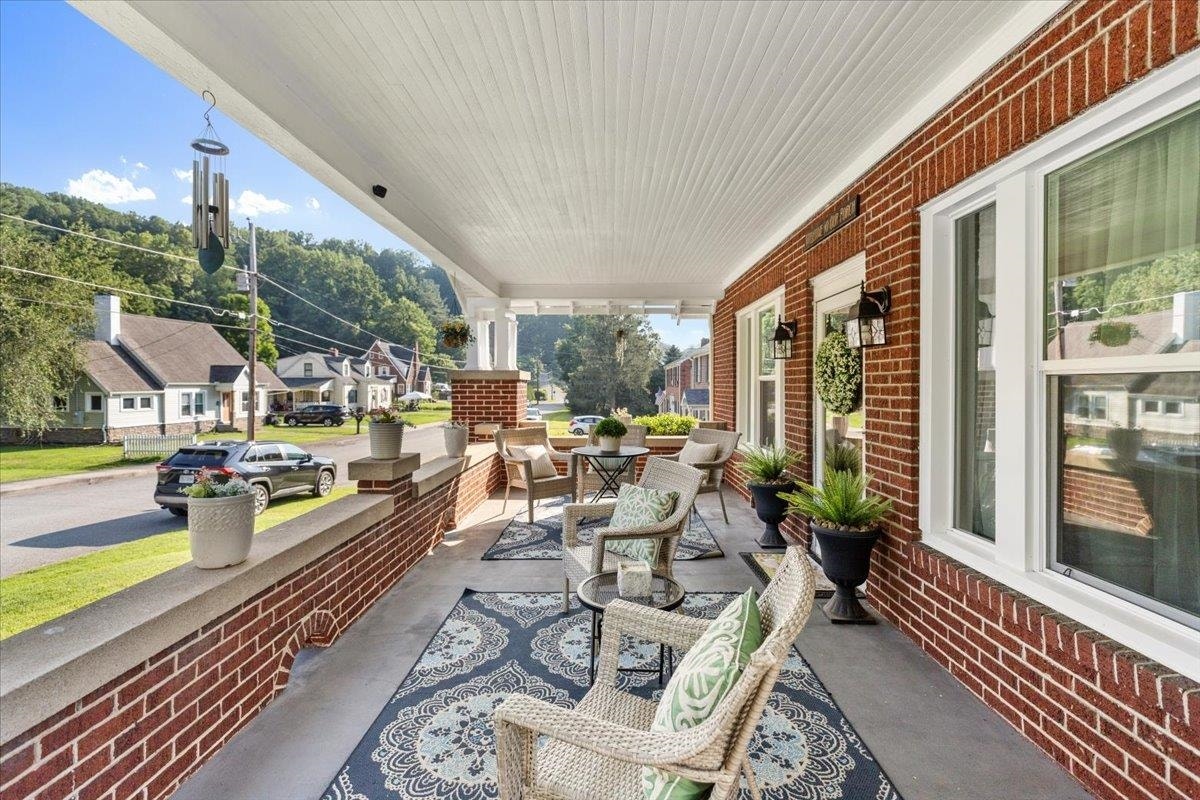 511 Westview Street, Narrows, VA 24124