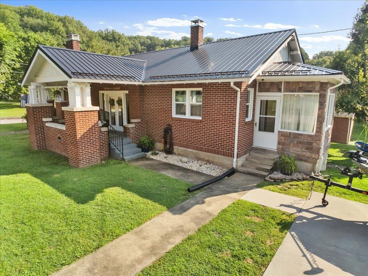 511 Westview Street, Narrows, VA 24124