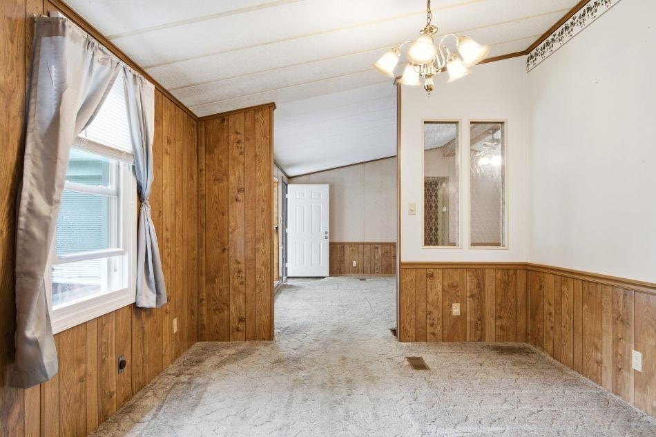 1738 Old Wolf Creek Road, Narrows, VA 24124