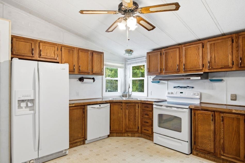 1738 Old Wolf Creek Road, Narrows, VA 24124